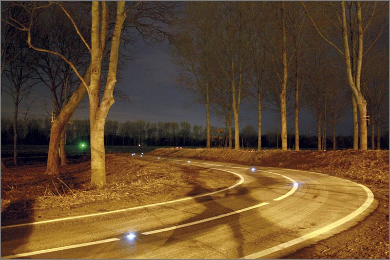 solar powered road reflectors